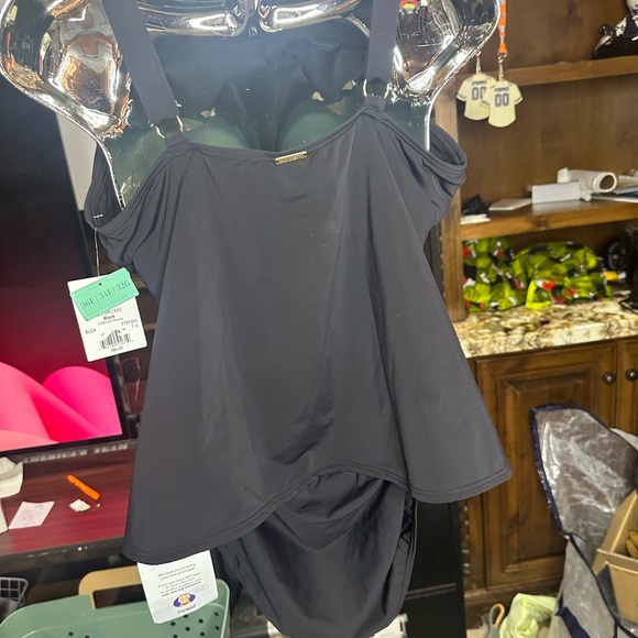 NWT SIZE 14 Sleek Black Bikini with Timeless Design - Picture 8 of 11